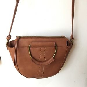 Universal Thread bag with metal handle detail